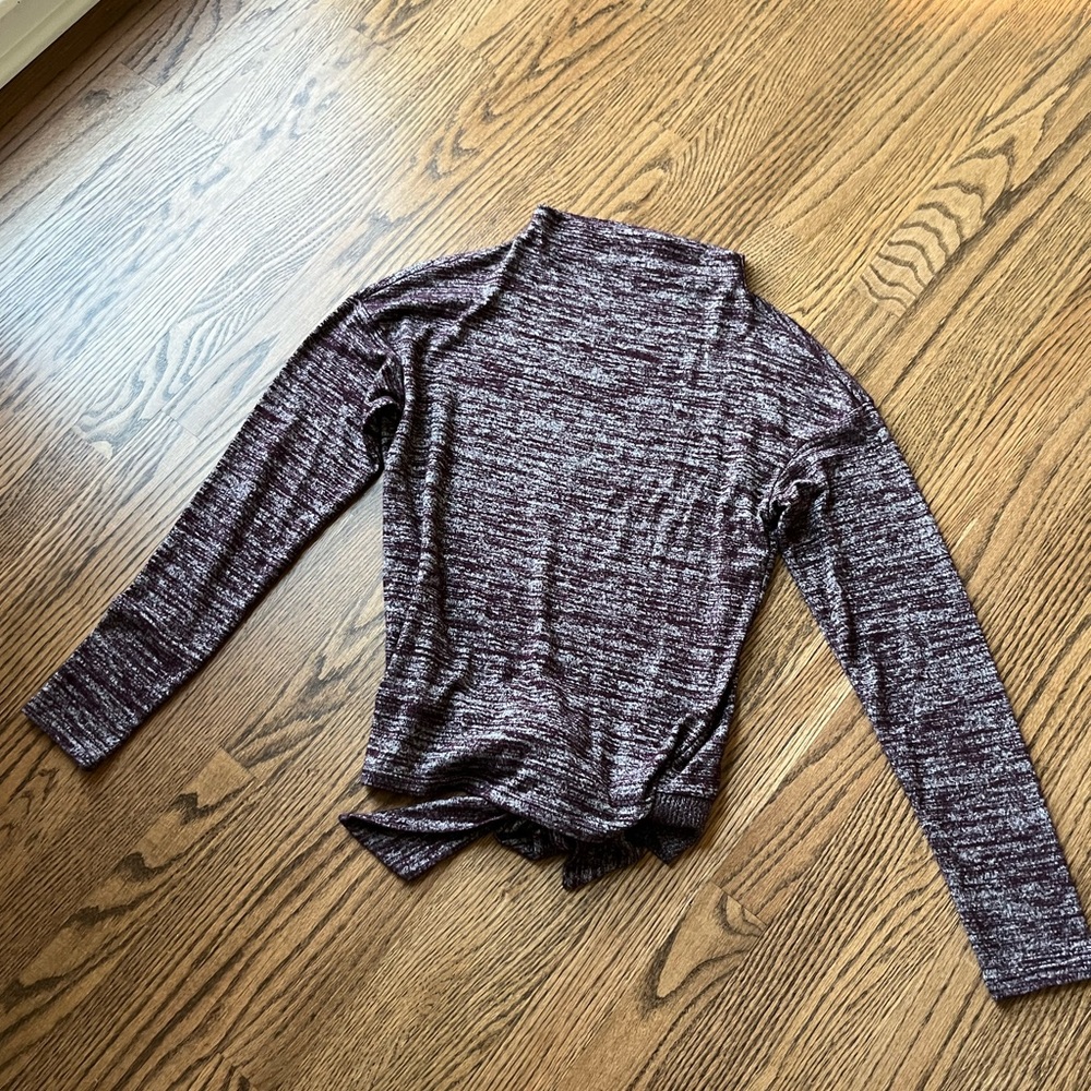 Gap sweater